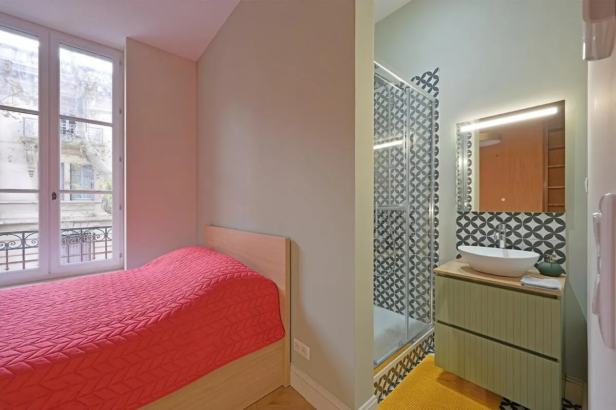 아파트 L'Elegant De Raspail, Spacieux Et Raffine 아비뇽